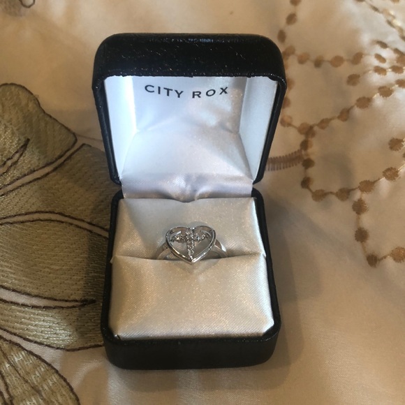 Cross in Heart Ring - Picture 1 of 6